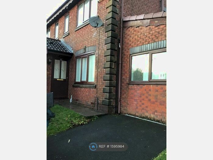 5 Bedroom Semi-Detached House To Rent In Bainbridge Road, Oldham, OL4