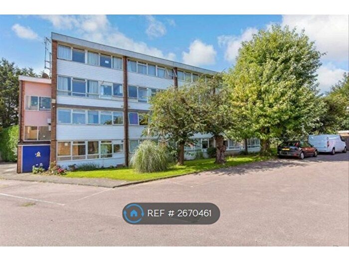 2 Bedroom Flat To Rent In Kirby Close, Hainault, IG6