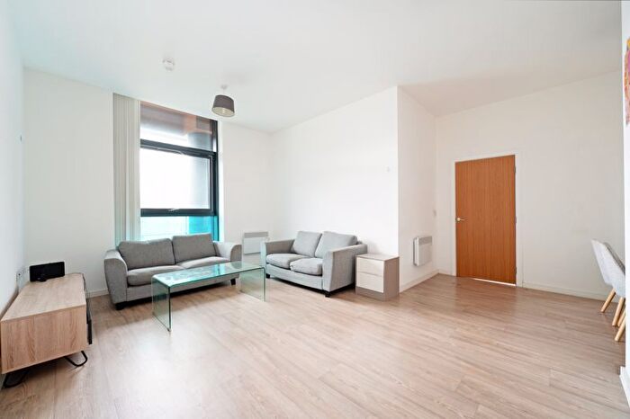 2 Bedroom Flat To Rent In Apt The Gateway, Broad Street, Sheffield, S2
