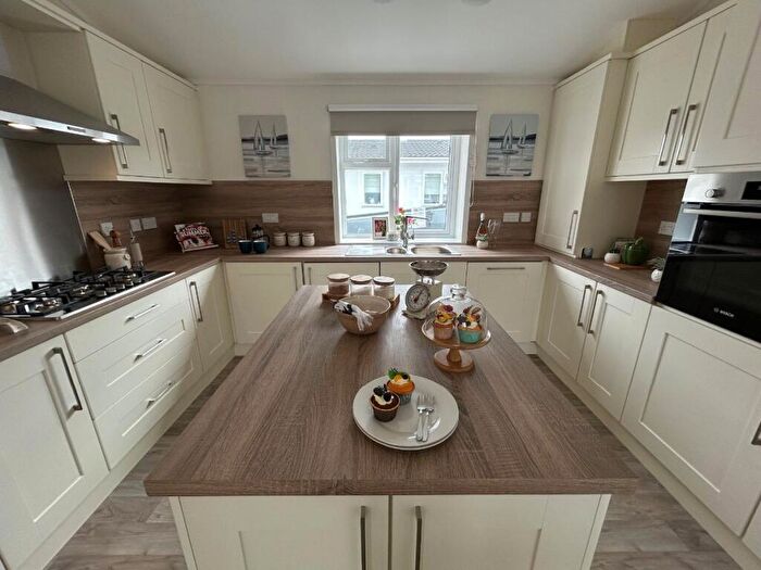 2 Bedroom Park Home For Sale In The Hardwick, Sandy Bay, Canvey Island, SS8