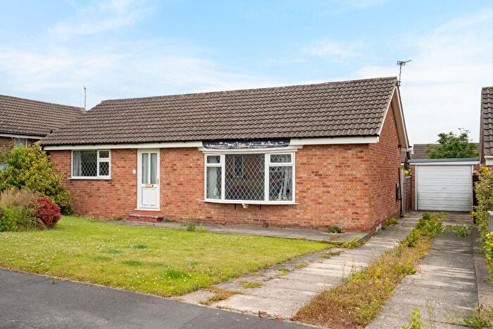 2 Bedroom Bungalow For Sale In Waggoners Drive, Copmanthorpe, York, YO23