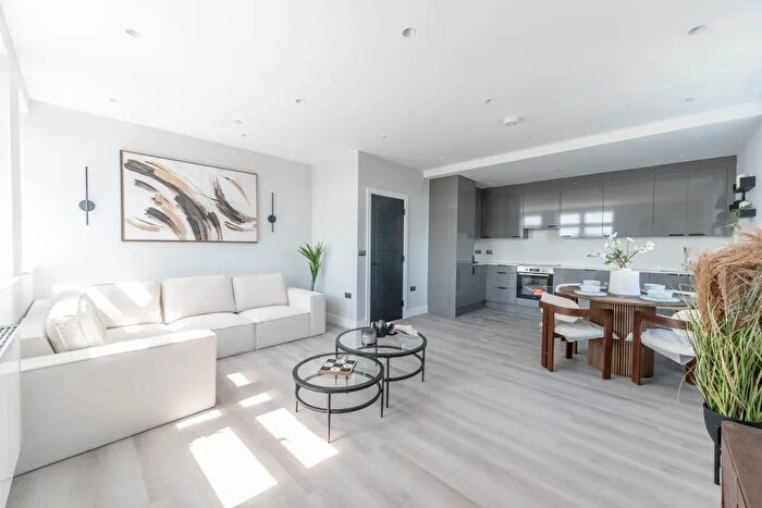 2 Bedroom Flat For Sale In London Road, North Cheam, SM3