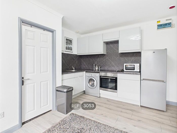 1 Bedroom Flat To Rent In Lawson Court, High Street, Hull, HU1