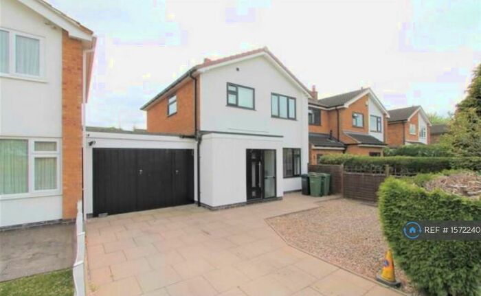 3 Bedroom Detached House To Rent In St. James Close, Oadby, Leicester, LE2