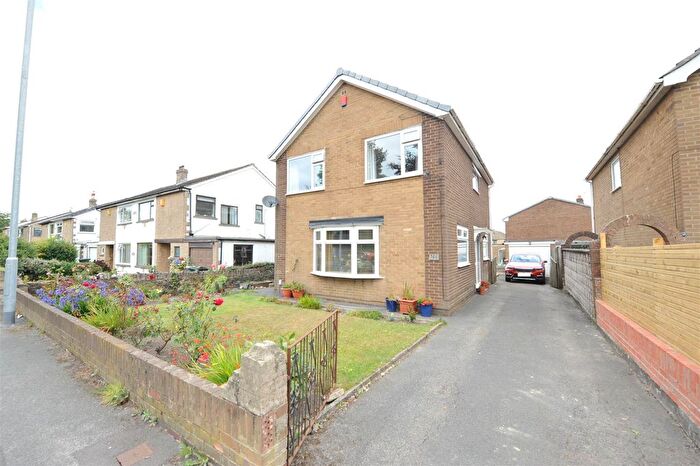 4 Bedroom Detached House For Sale In Westfield Lane, Wyke, Bradford, BD12