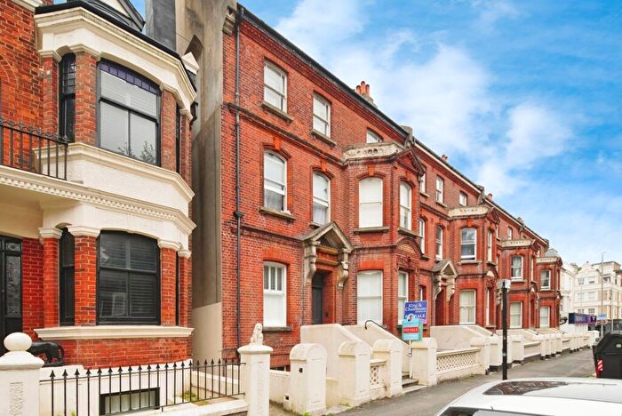 1 Bedroom Flat For Sale In Sackville Road, Hove, East Sussex, BN3