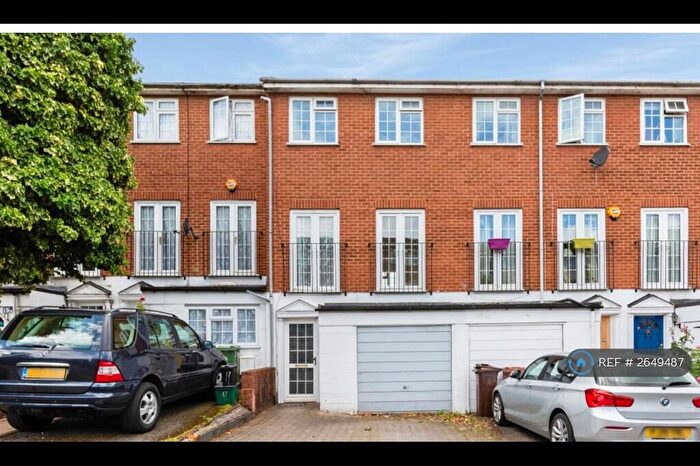 3 Bedroom Terraced House To Rent In St. James Road, Sutton, SM1