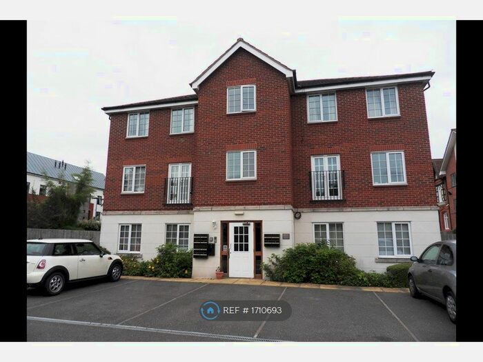 3 Bedroom Flat To Rent In Cherry Croft, Loughborough, LE11