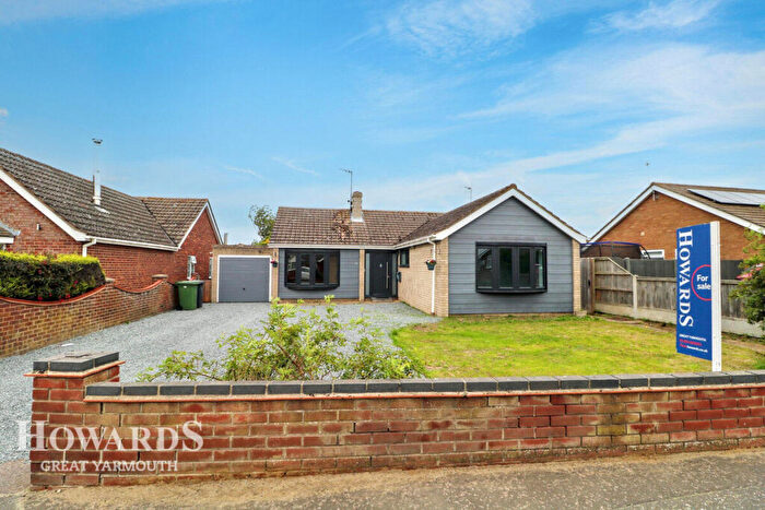 3 Bedroom Detached Bungalow For Sale In Beach Road, Scratby, NR29