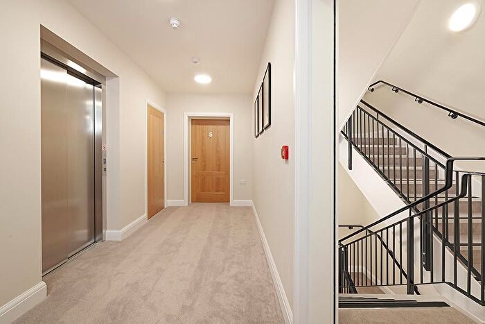 2 Bedroom Flat For Sale In Mclaren Court, Fetcham, KT22