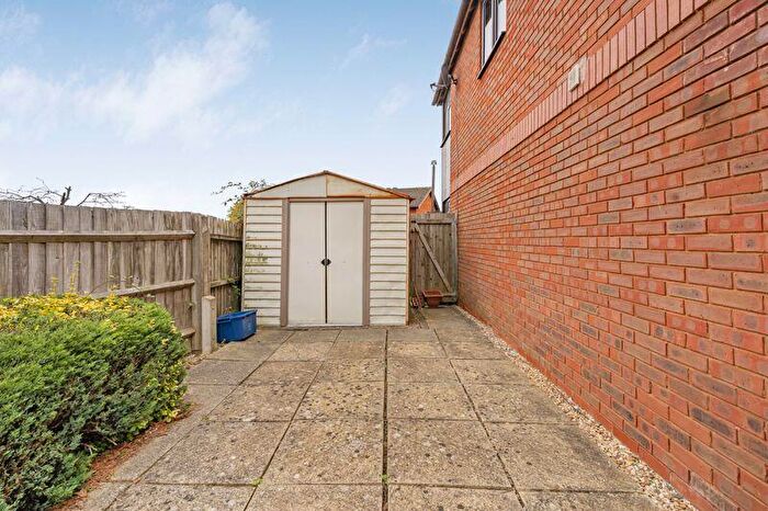 3 Bedroom End Of Terrace House For Sale In Huntingbrooke, Milton Keynes, MK8