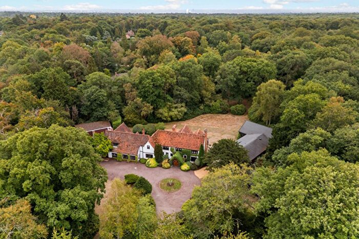 6 Bedroom Detached House For Sale In Collinswood Road, Farnham Common, Buckinghamshire, SL2
