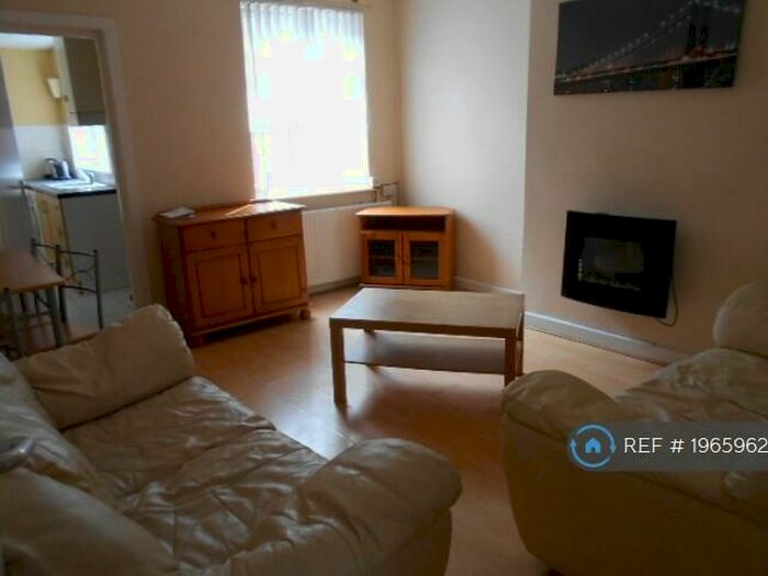 3 Bedroom Terraced House To Rent In Newport Street, Manchester, M14