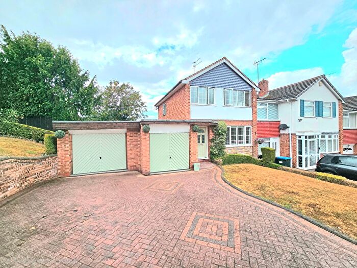 3 Bedroom Semi Detached House For Sale In Ingestre Drive, Birmingham, B43