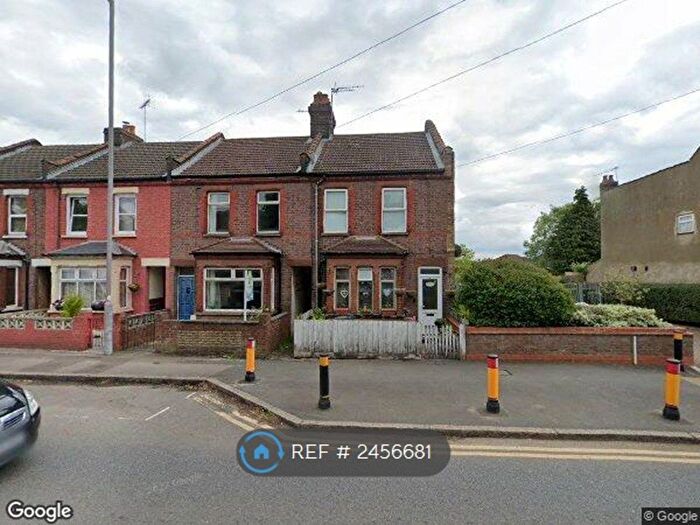 3 Bedroom Terraced House To Rent In Hitchin Road, Luton, LU2