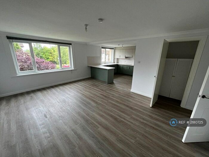 2 Bedroom Flat To Rent In Buchanan Drive, Newton Mearns, Glasgow, G77