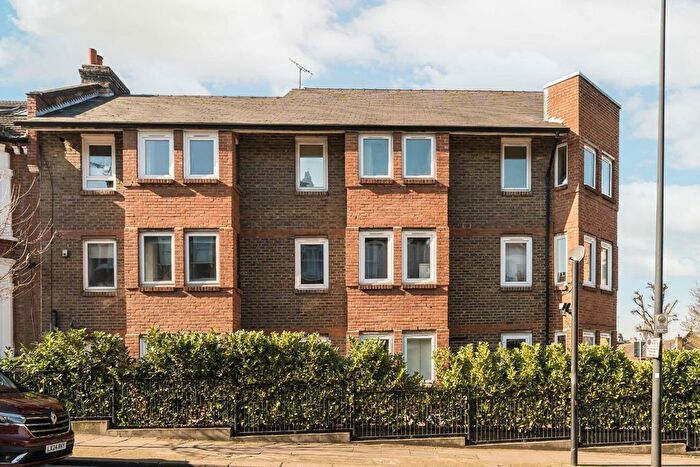 1 Bedroom Flat To Rent In Latchmere Road, London, SW11