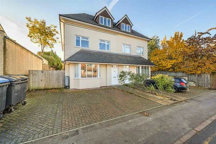 1 Bedroom Flat To Rent In College Road, Woking, GU22