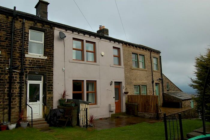 2 Bedroom Terraced House To Rent In Chapel Street, Huddersfield, West Yorkshire, HD7