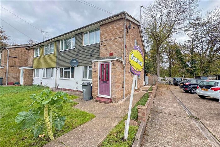 2 Bedroom Flat For Sale In Roman Close, Feltham, Middlesex, TW14