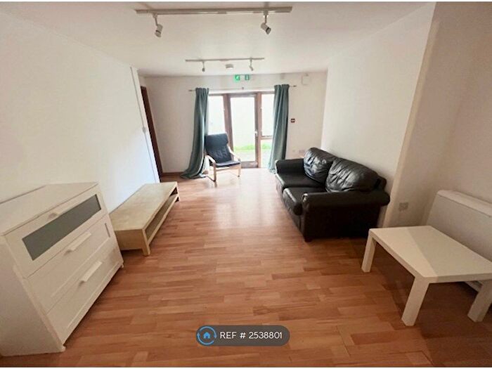 2 Bedroom Flat To Rent In City Road, Bristol, BS2