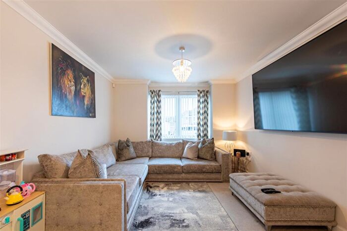 3 Bedroom Semi-Detached House For Sale In Hayfield Brae, Methven, Perth, PH1