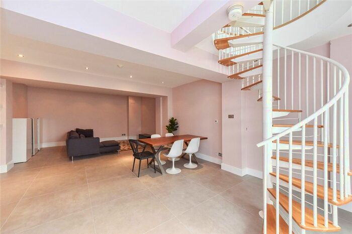 2 Bedroom Flat To Rent In Masons Yard, London, EC1V