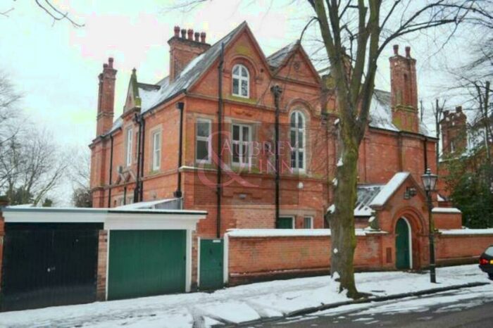 2 Bedroom Flat To Rent In Flat, Clumber Crescent South, The Park, Nottingham, NG7