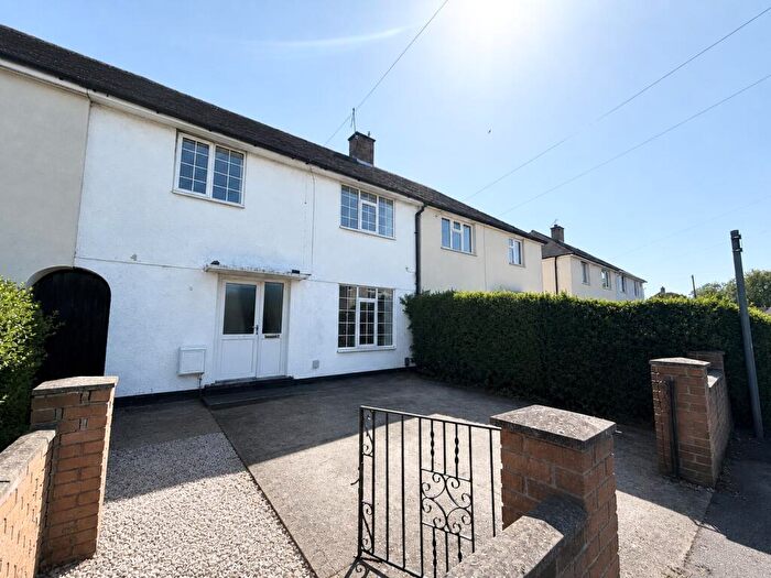 3 Bedroom House To Rent In Waterdown Road, Clifton, NG11
