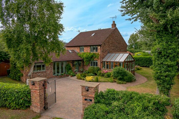5 Bedroom Detached House For Sale In Skirpenbeck, York, YO41