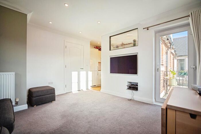 2 Bedroom Flat For Sale In Amber Lane, Kings Hill, West Malling, Kent, ME19