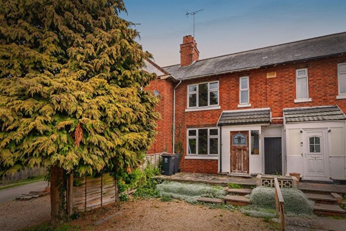 3 Bedroom Terraced House For Sale In Manor Farm Road, Raunds, NN9