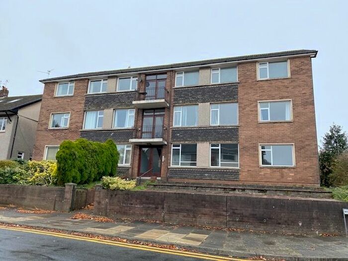 2 Bedroom Flat To Rent In Windermere Avenue, Cyncoed, Cardiff, CF23