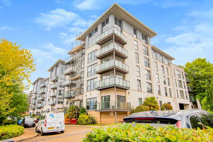 2 Bedroom Flat To Rent In McKenzie Court, Maidstone, Kent, ME14