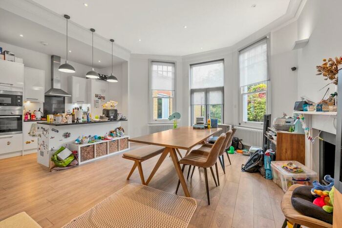 3 Bedroom Flat To Rent In Lancaster Grove, London, NW3