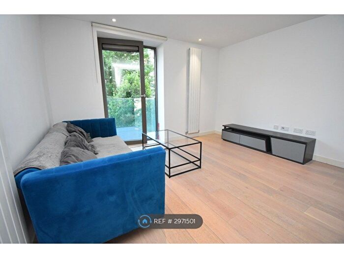 1 Bedroom Flat To Rent In Schooner Road, London, E16