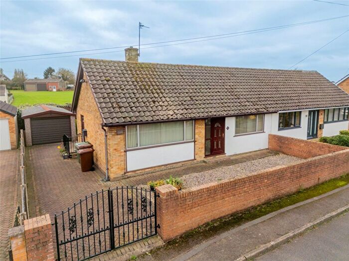2 Bedroom Bungalow For Sale In Vissett Close, Hemsworth, Pontefract, West Yorkshire, WF9