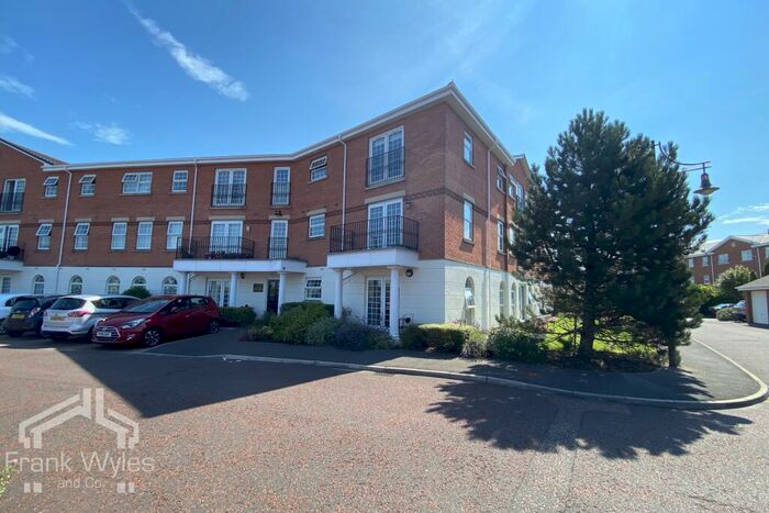 2 Bedroom Flat To Rent In New Hampshire Court, Blacksmith Row, Lytham St Annes, Lancashire, FY8