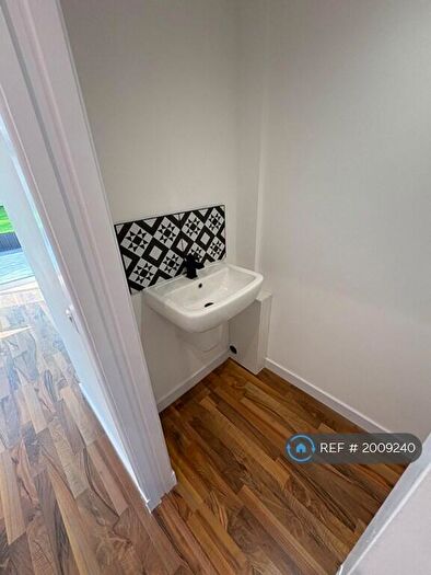 4 Bedroom Terraced House To Rent In Spey Road, Glasgow, G61