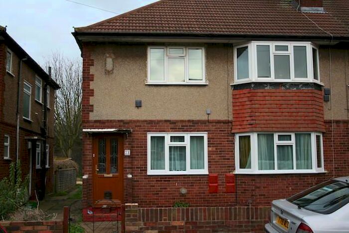 4 Bedroom Semi-Detached House To Rent In Rossindel Road, Hounslow, TW3