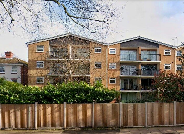 1 Bedroom Flat To Rent In Brackley Road, Beckenham, BR3