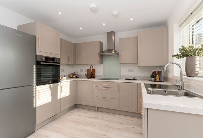 3 Bedroom Semi-Detached House For Sale In Tillett Way, Norwich, NR13