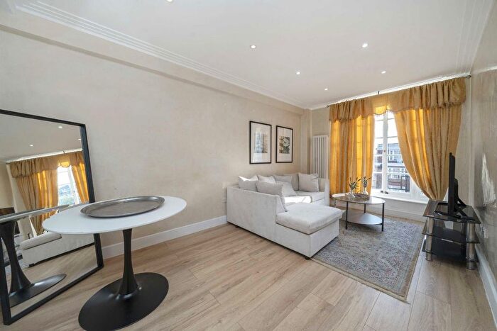 1 Bedroom Flat For Sale In Forset Court, London, W2