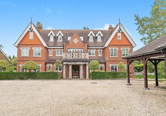 3 Bedroom Flat To Rent In Fairlawns, Burridge, Southampton, SO31