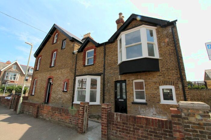 Studio To Rent In South Road, Herne Bay, CT6
