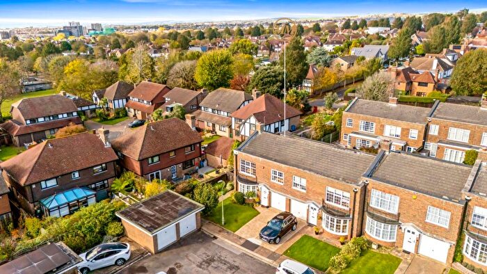 4 Bedroom End Of Terrace House For Sale In Kestrel Close, Hove, BN3