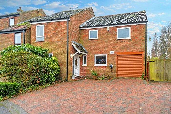 5 Bedroom Detached House For Sale In The Moorings, Conyer, Sittingbourne, Kent., ME9