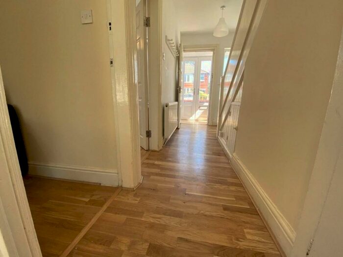 4 Bedroom Semi-Detached House To Rent In Brentbridge Road, Fallowfield, M14