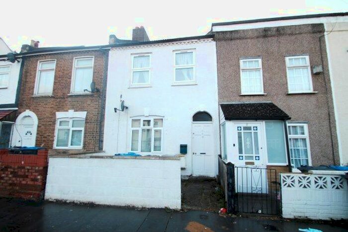 1 Bedroom Flat To Rent In Denmark Road, London, SE25