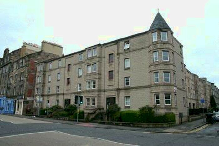 3 Bedroom Flat To Rent In St Leonards Street, Newington, Edinburgh, EH8